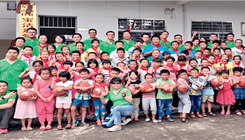 2015年9月，黄埔厂员工志愿者在福建漳浦县宝洁熹堂希望小学。